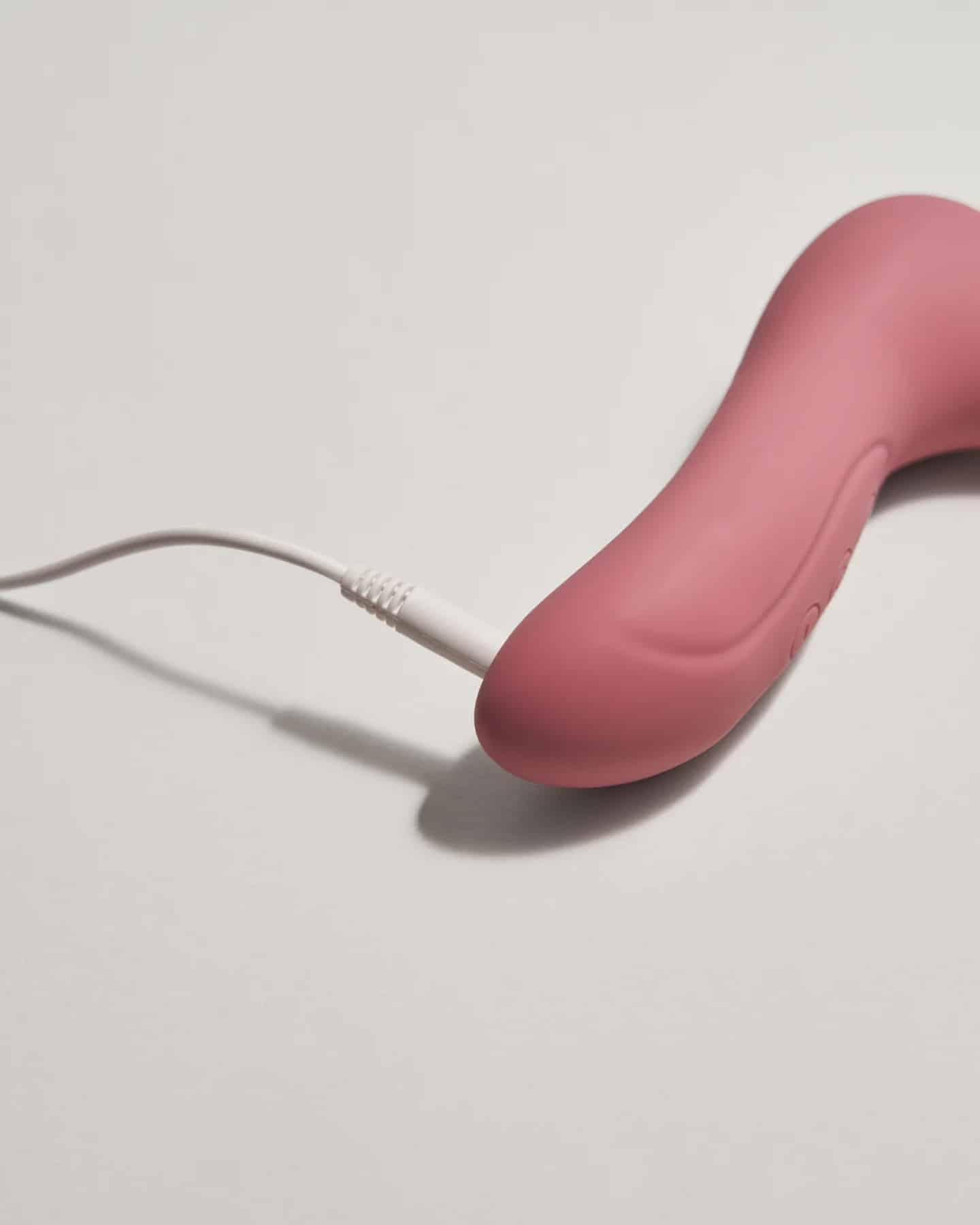 Cargador-succionador-clitoris-rosa-meibi-bea_1440x1800